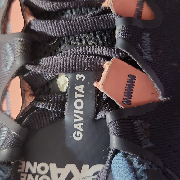 Hokas - Picture 6 of 7